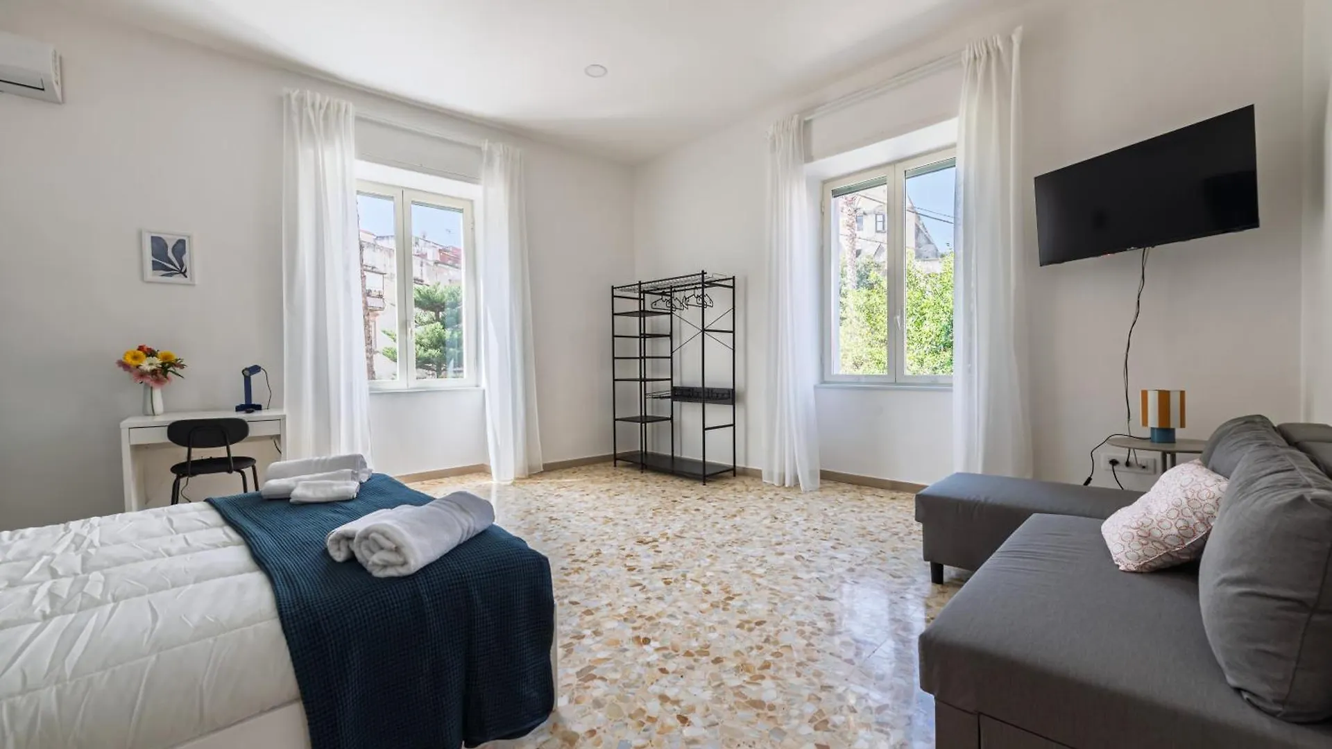 Casa Luce Del Sole Apartment Naples Italy